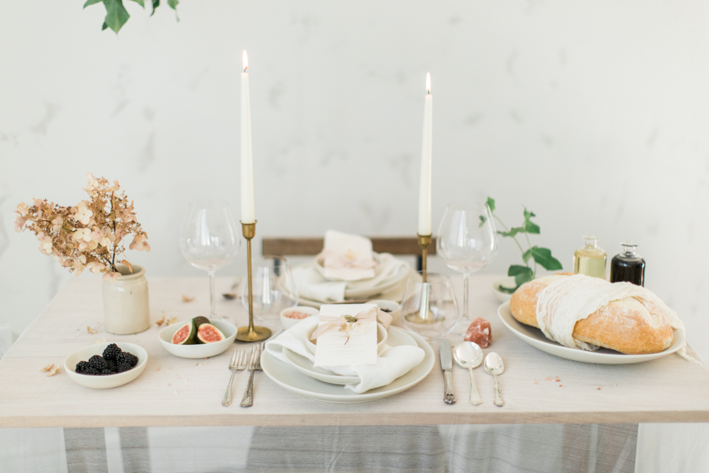 minimal - toronto wedding photographers tablescape