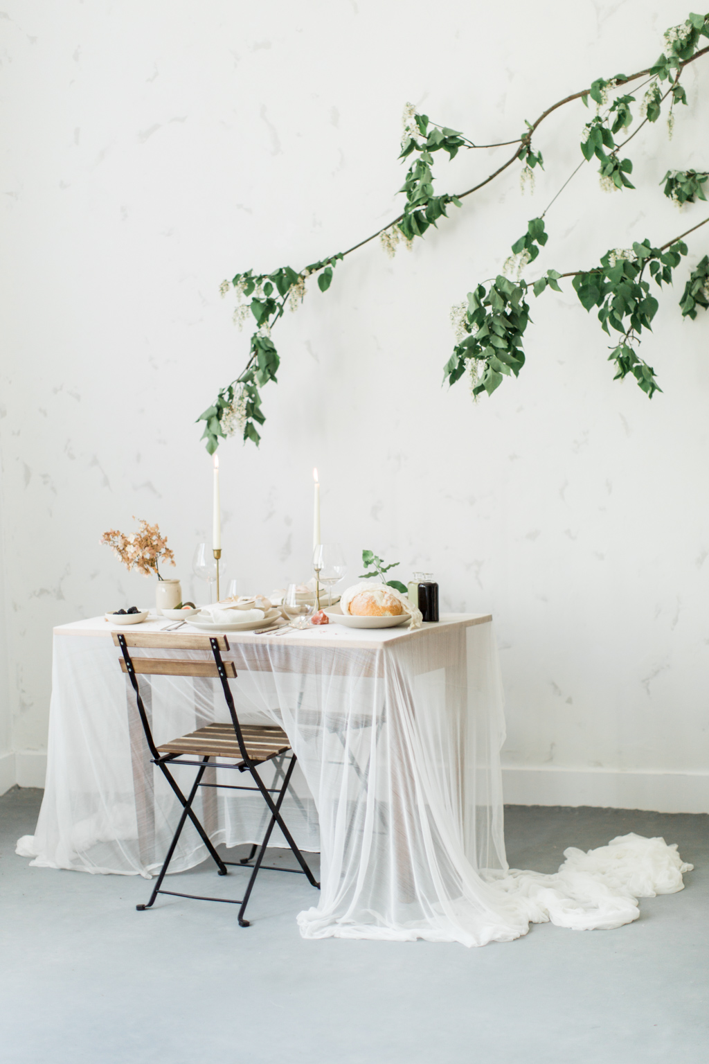 minimal - toronto wedding photographers tablescape